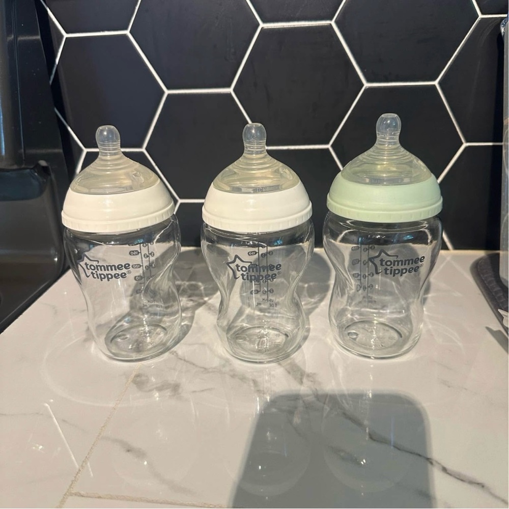 Tommee Tippee Glass Baby Bottles - 9oz